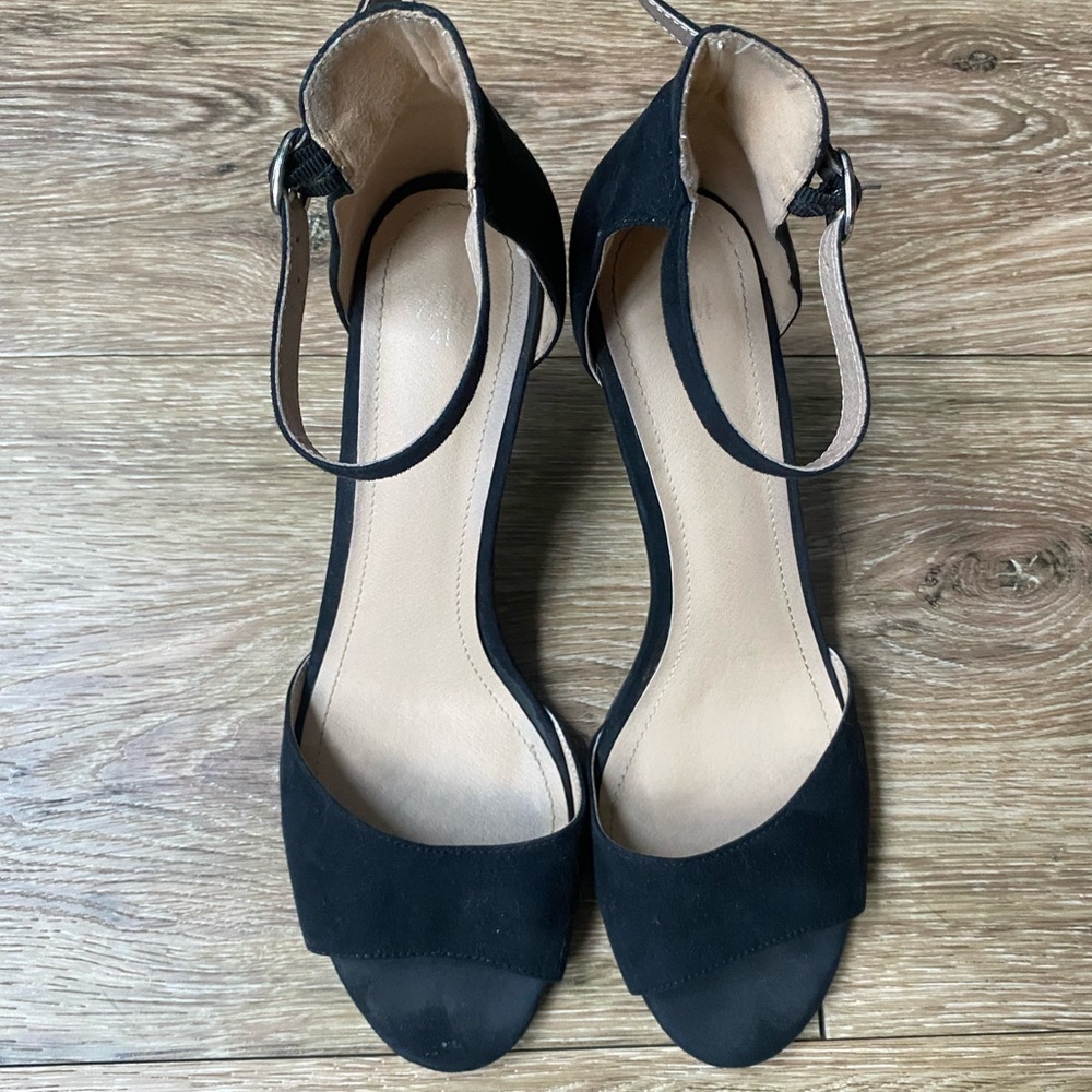 EUC H&M Faux Suede Closed Ankle & Peep Toe Strapy 3" Heel Size 9.5 - Picture 5 of 8